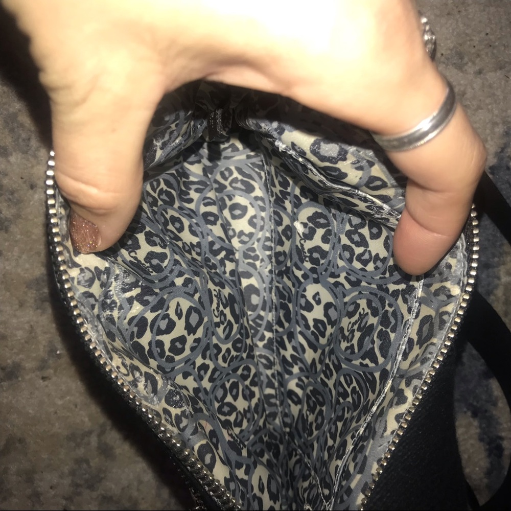 Coach *small cross body purse, shiny black , Lea pores inside